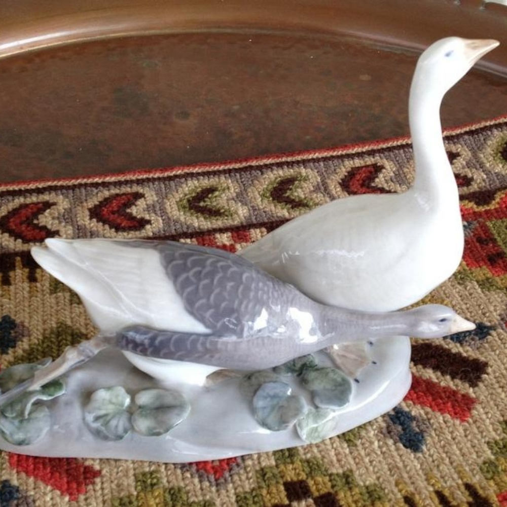 Royal Copenhagen #609 Porcelain Tethered Two Geese